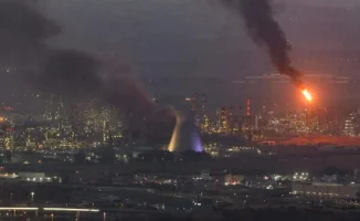 Иранские военные нанесли удары по крупнейшим нефтеперерабатывающим заводам Израиля в Ашдоде и Хайфе, сообщает Корпус стражей исламской революции.