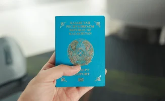 Казахстанцы смогут вдвое быстрее оформлять паспорта за границей благодаря новым поправкам от Министерства иностранных дел.