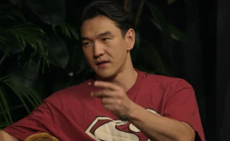 МИД Казахстана подтвердил, что комик Нурлан Сабуров остается под юрисдикцией страны после запрета на въезд, что может повлиять на его карьеру и общественное восприятие