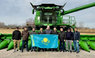 Казахстанские инженеры возвращаются с опытом, способным трансформировать сельское хозяйство страны после обучения на заводах John Deere