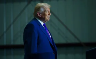 Президент США Дональд Трамп пообещал уничтожить ракетную индустрию и флот Ирана, заявив, что Соединенные Штаты нанесут удары, которые приведут к разрушению этих стратегически важных объектов.