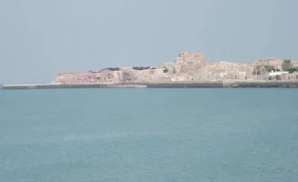 Эскалация напряженности: Иран угрожает уничтожением судов в Ормузском проливе, что может привести к глобальным последствиям для морской торговли