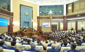 Казахстан: Парламент собирается на конституциональный мост для обсуждения нового закона