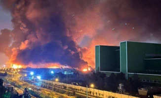 Социальные сети бурно обсуждают последствия авиаударов в Тегеране: международный аэропорт Мехрабад в огне