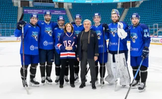 Звезда хоккея 'Барыс' делится опытом с юными спортсменами из лиги 'Замандас' в рамках мастер-класса при поддержке посольства США в Казахстане