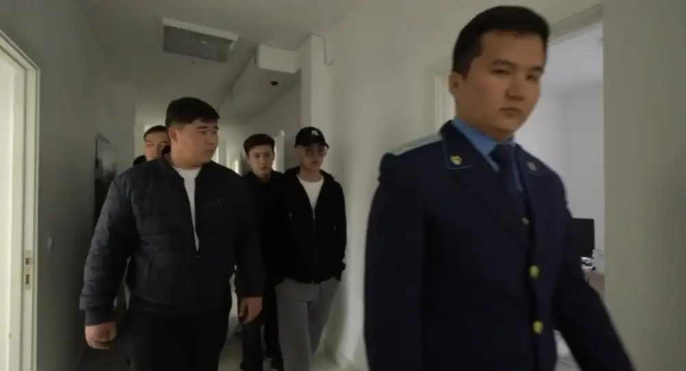 «Закон и порядок»: в Астане для студентов организовали экскурсию в следственный изолятор (4)