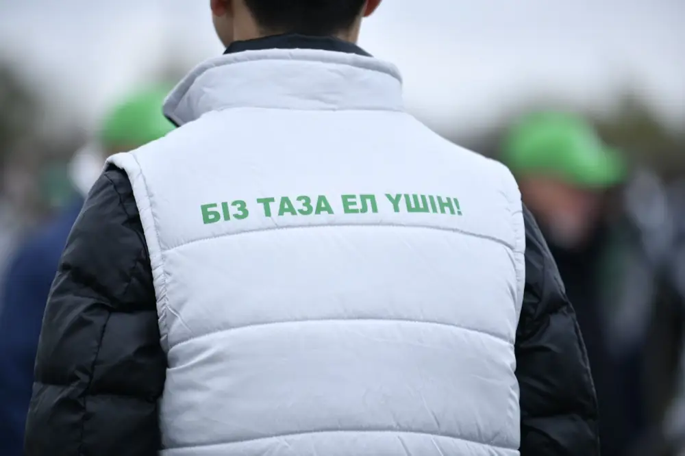ТАЗА ҚАЗАҚСТАН: ВЫСАЖЕНО 1000 САЖЕНЦЕВ ДЕРЕВЬЕВ (6)