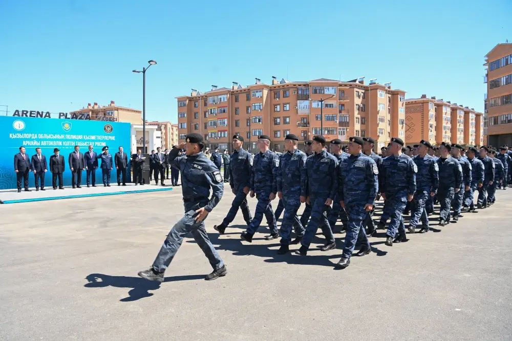 Укрепление общественной безопасности: полиции выдано 100 новых автомобилей (10)