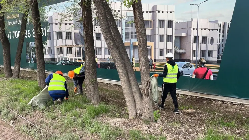 «Таза Қазақстан»: строительные компании Алматы приняли участие в субботнике (2)