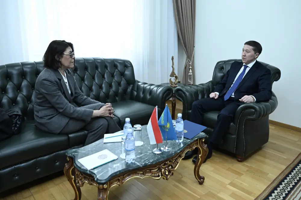 Посол Княжества Монако вручила копии верительных грамот (3)