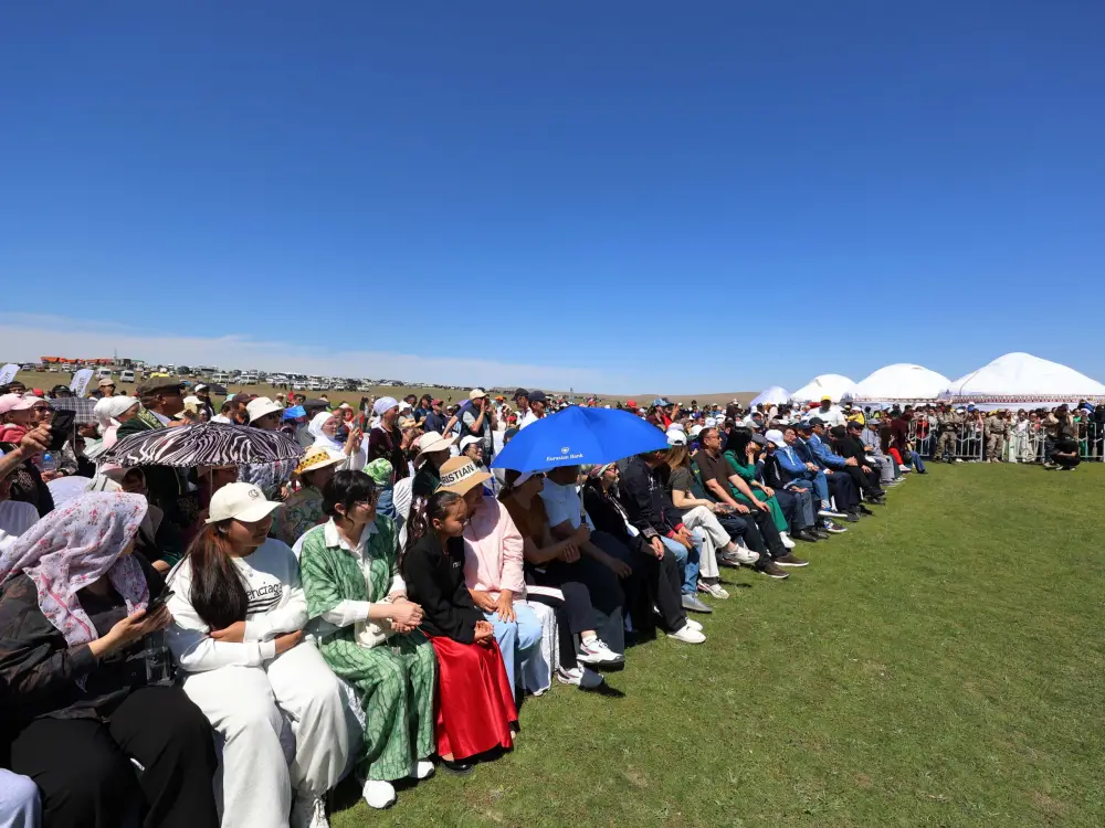 Международный фестиваль «Қызғалдақ мұра»: Королевство Нидерландов передало Жамбылской области 40 тысяч луковиц тюльпанов (2)