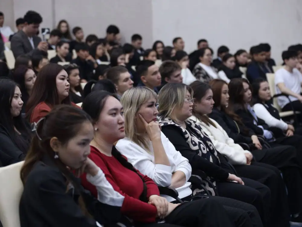 Стратегическая встреча с участием 250 студентов прошла в Усть-Каменогорске (2)