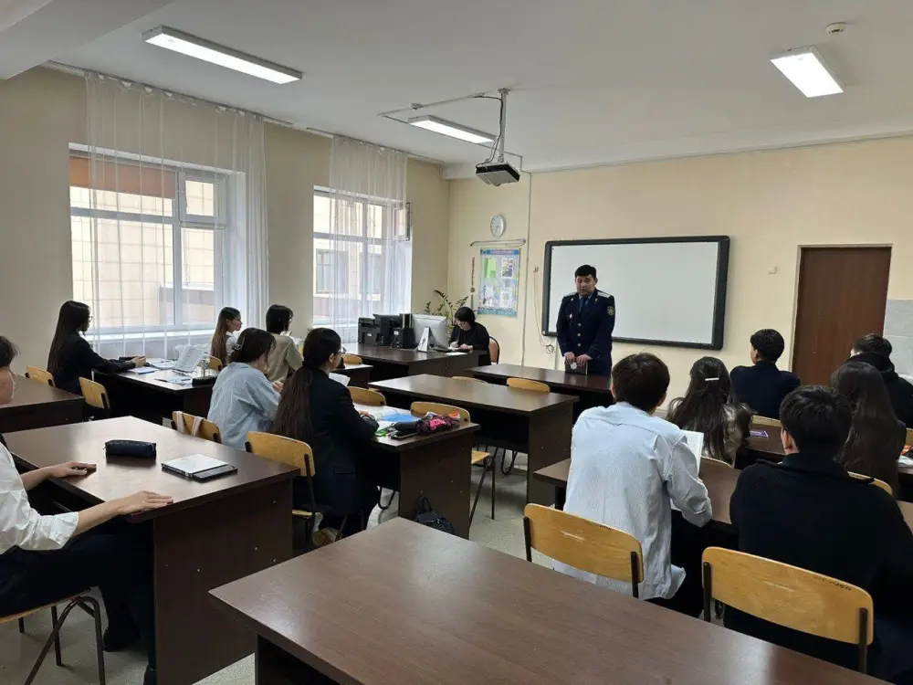 «Закон и порядок»: лекцию по предупреждению правонарушений среди подростков провели в столичной школе (2)