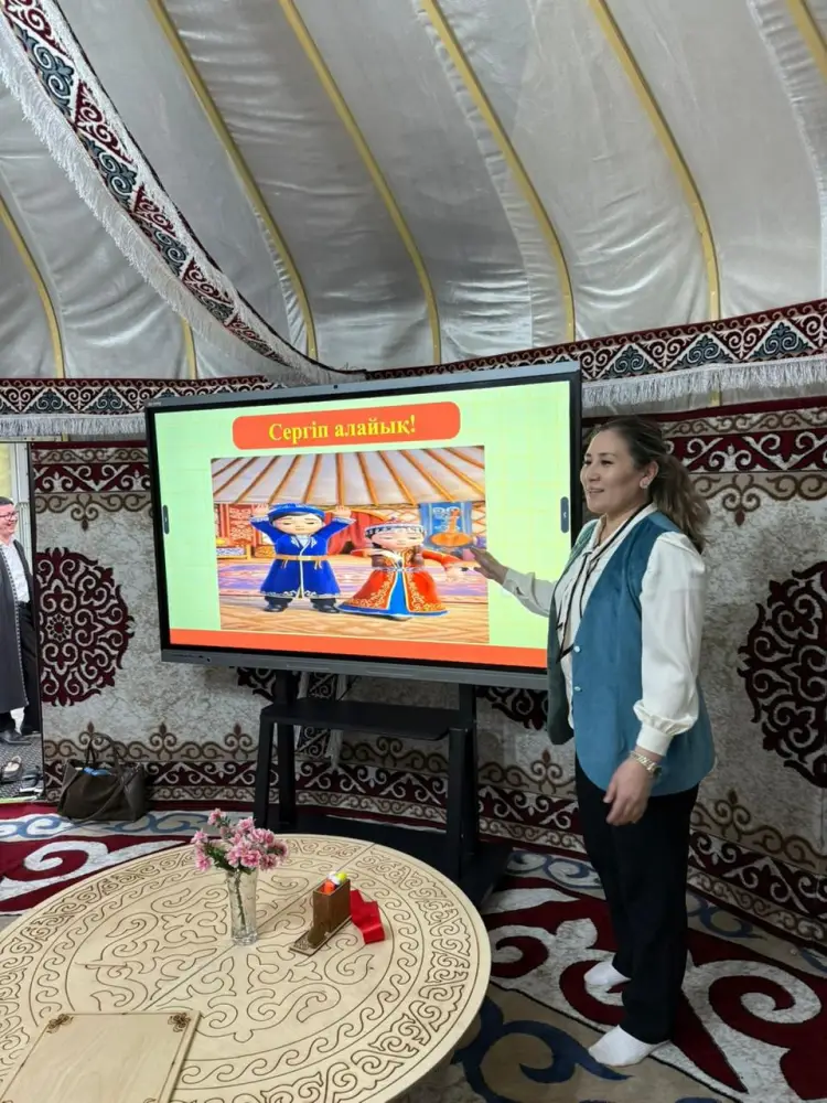 В Алматы открылся этно-кабинет «Парасат шаңырағы» на базе гимназии №138 (6)