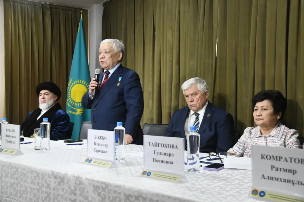 Группу молодых жителей столицы торжественно проводили на службу в рядах СГО (4)