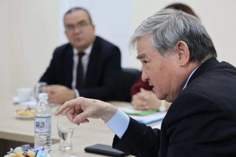 Состоялось заседание рабочей группы по обновлению книжного фонда библиотек столицы (5)