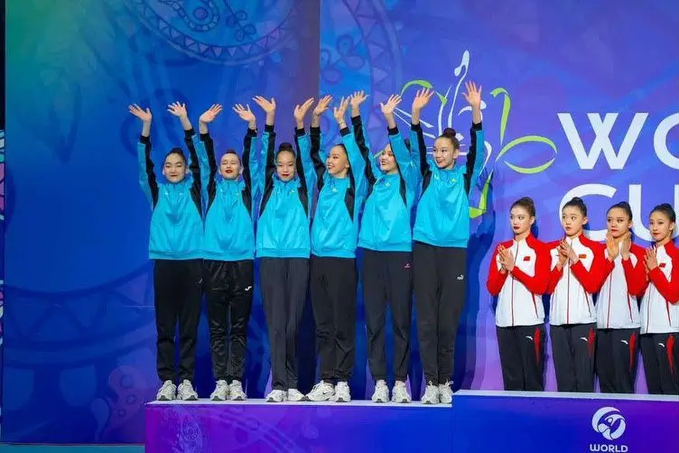 Столичные спортсменки, завоевавшие серебро на Кубке мира, вернулись на родину (2)