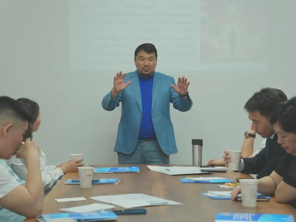 В Астане проходят обучающие курсы по профилактике вовлечения подростков в религиозные течения (10)