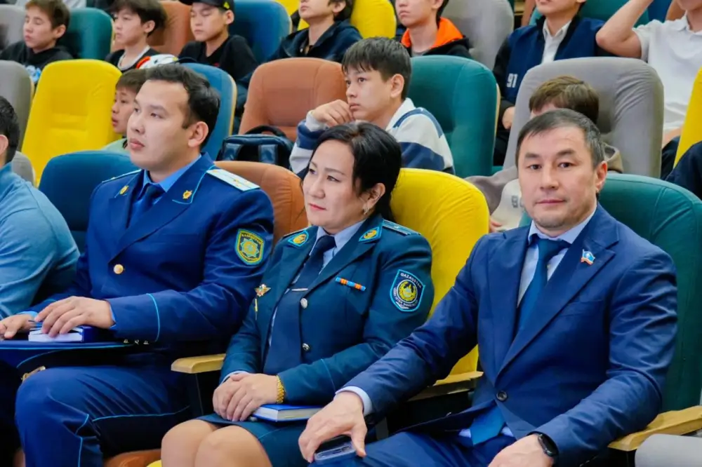 «Закон и порядок»: в Астане прошла мотивационная встреча с участием известного спортсмена (5)