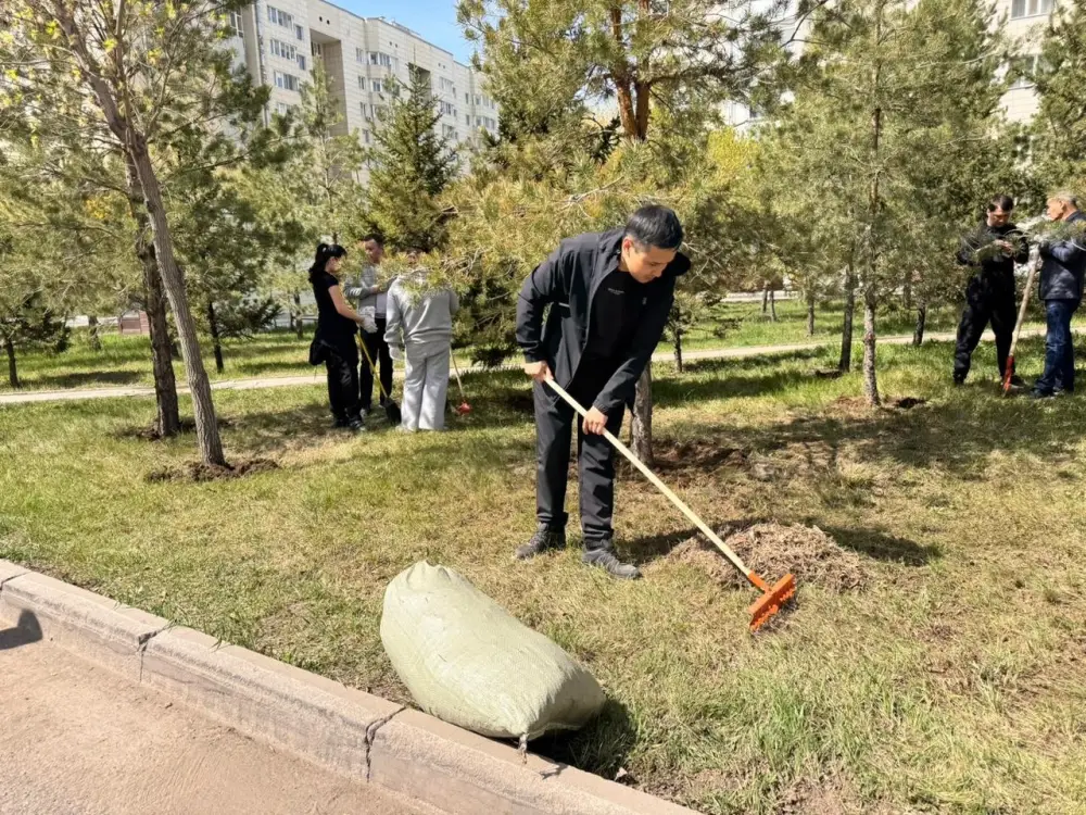 Сотрудники МСХ РК приняли участие в общегородском субботнике в рамках акции «Таза Қазақстан» (4)