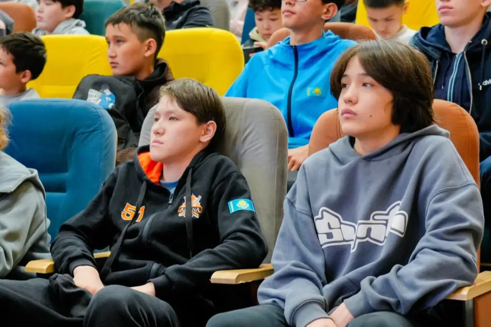 «Закон и порядок»: в Астане прошла мотивационная встреча с участием известного спортсмена (7)