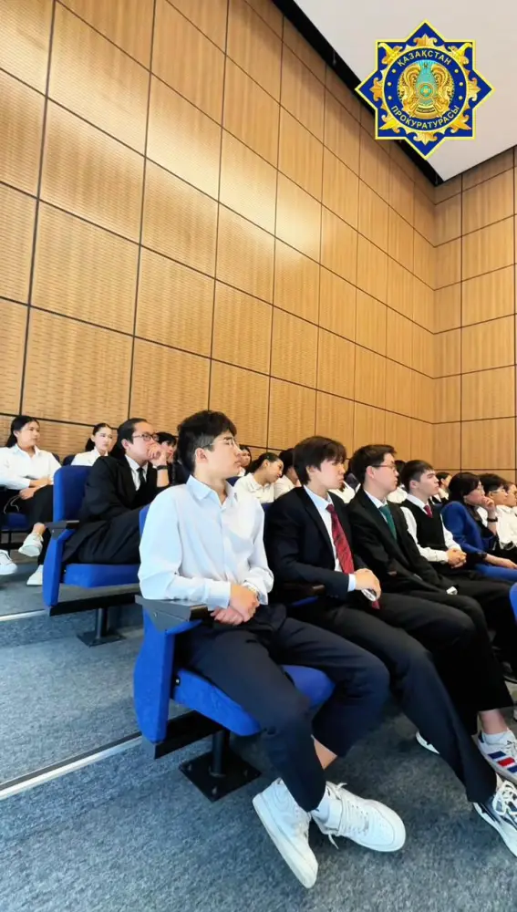 О кибербезопасности и использовании ИИ рассказали столичным школьникам (3)