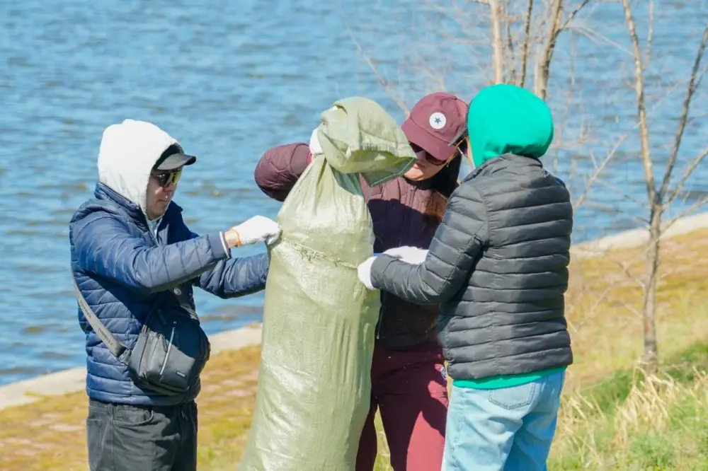 В Астане «Отбасы банк» присоединился к общенациональной инициативе «Таза Қазақстан» (4)
