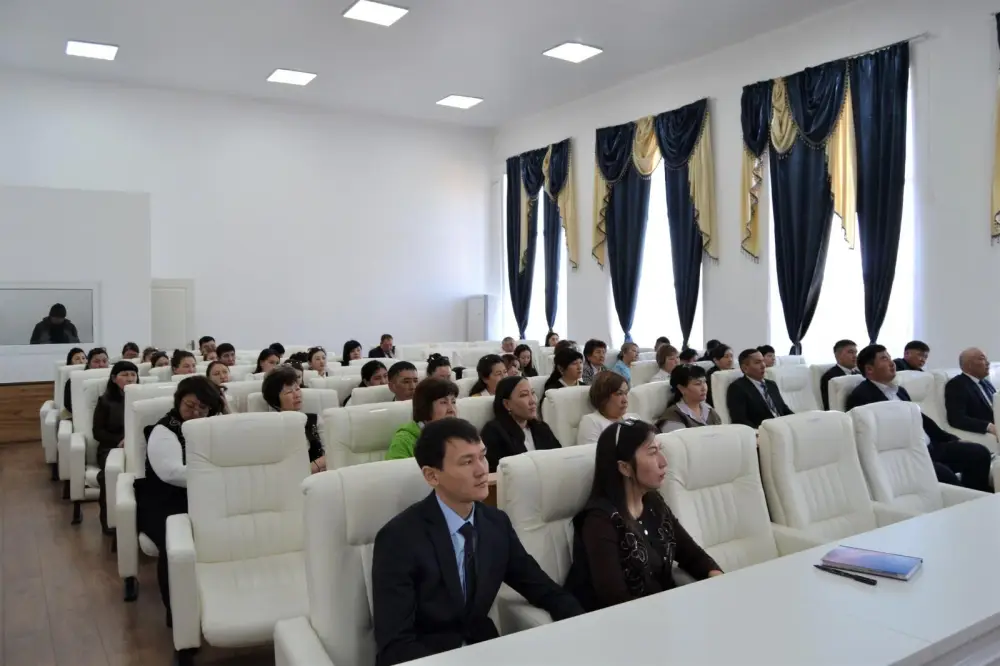 В районе Самар прошел семинар-тренинг для госслужащих (4)