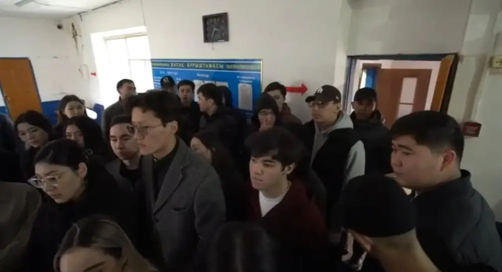 «Закон и порядок»: в Астане для студентов организовали экскурсию в следственный изолятор (2)