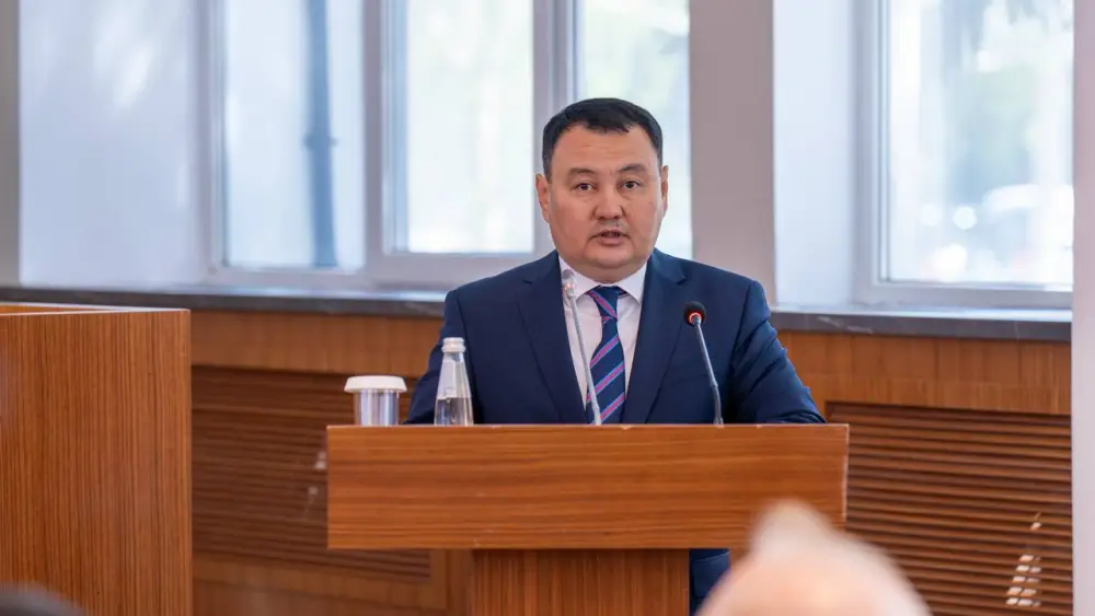 В ВКО на XXVIII сессии маслихата отметили положительную динамику развития региона (8)