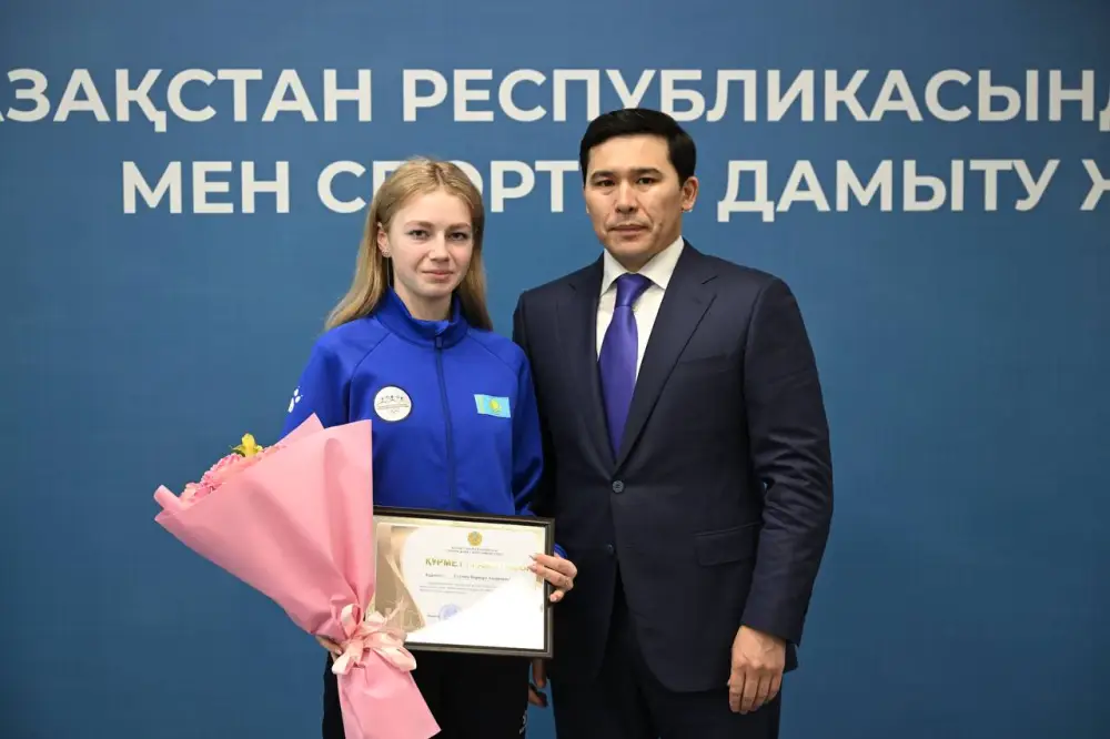 В Казахстане наградили спортсменов, вошедших в ТОП-10 на зимних Олимпийских и Паралимпийских играх (9)