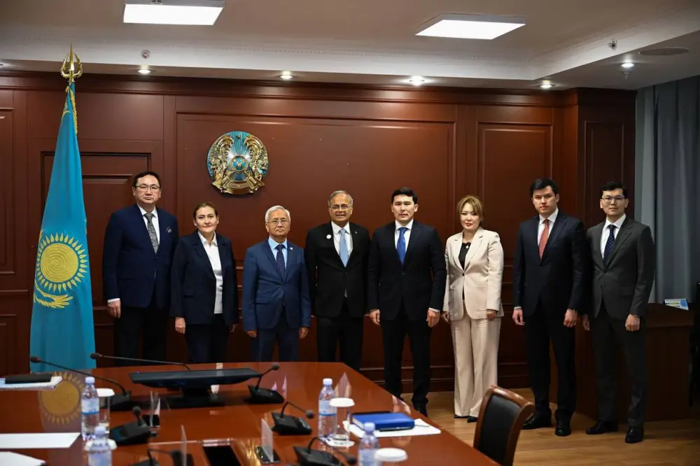 Ербол Мырзабосынов встретился с Генеральным секретарём Организации экономического сотрудничества Асадом Маджид Ханом (3)