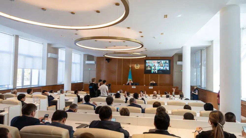В ВКО на XXVIII сессии маслихата отметили положительную динамику развития региона (9)