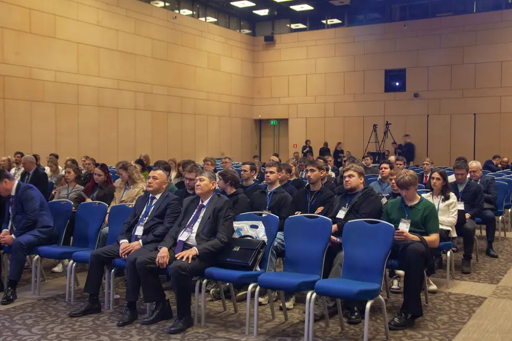 Представитель Министерства промышленности и строительства принял участие в Международном экономическом форуме государств – участников СНГ (5)