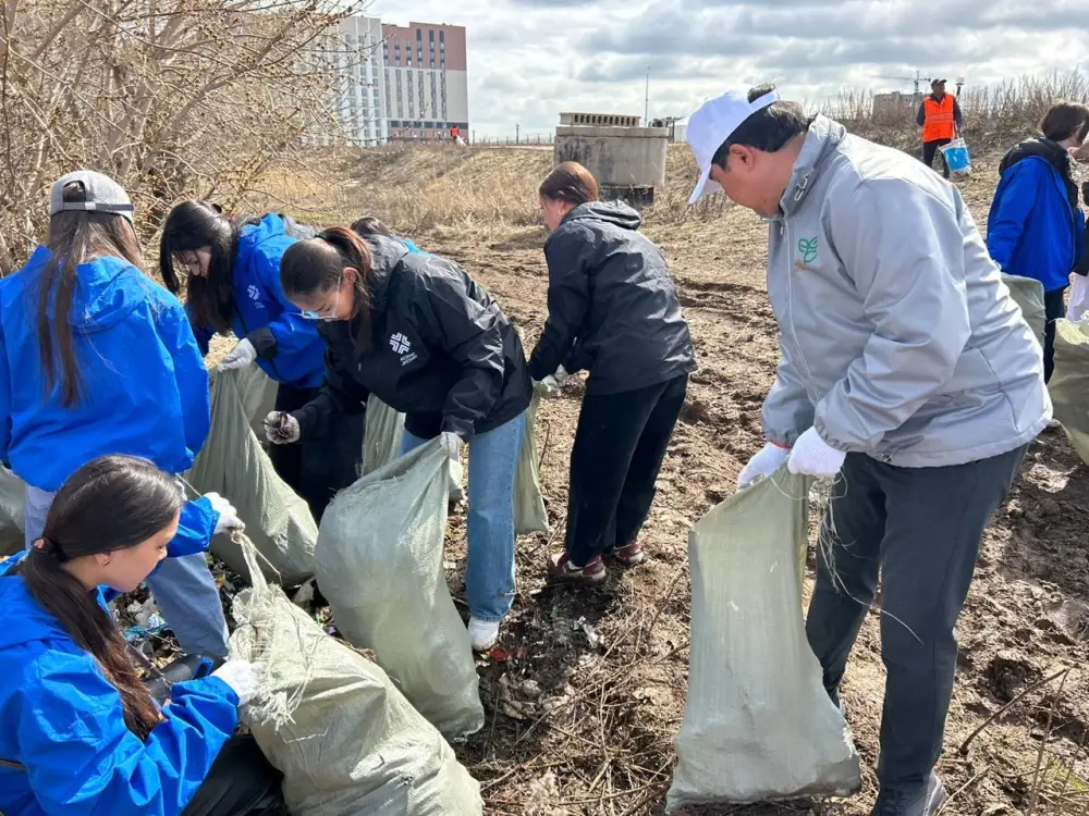 Около 30 тыс. человек и 100 тонн мусора: в Астане прошла масштабная экоакция «Таза қала» (6)