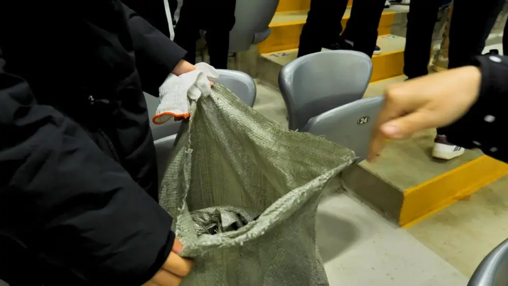 «Таза Қазақстан»: юные столичные футболисты провели экоакцию на матче сборных Казахстана и Коморских островов (2)