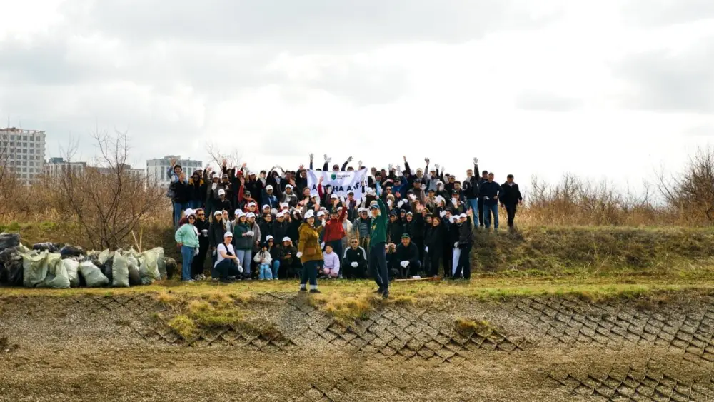 Более тысячи банкиров поддержали экологическую акцию «Таза Қазақстан» в Астане (4)