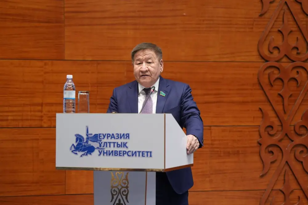 Қазақстан студенттері «Суды үнемде - болашақты сақта!» экологиялық сағатына қатысты ——————————— Студенты вузов со всего Казахстана приняли участие в экологическом часе «Экономь воду – сохраняй будущее!» (6)