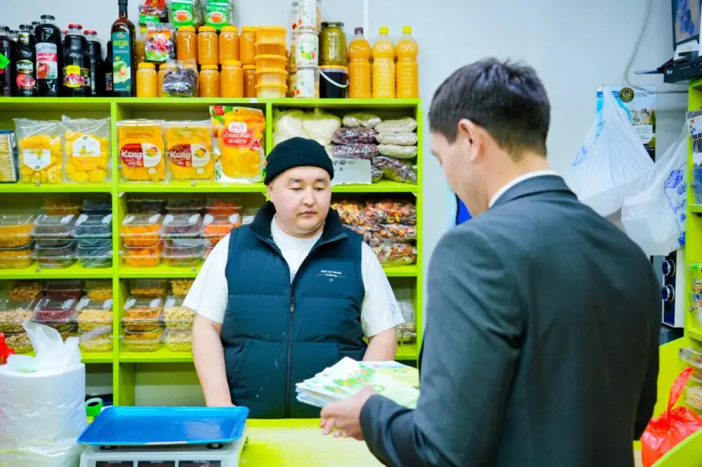 «Таза Қазақстан»: столичным предпринимателям раздали чек-листы по соблюдению чистоты (7)