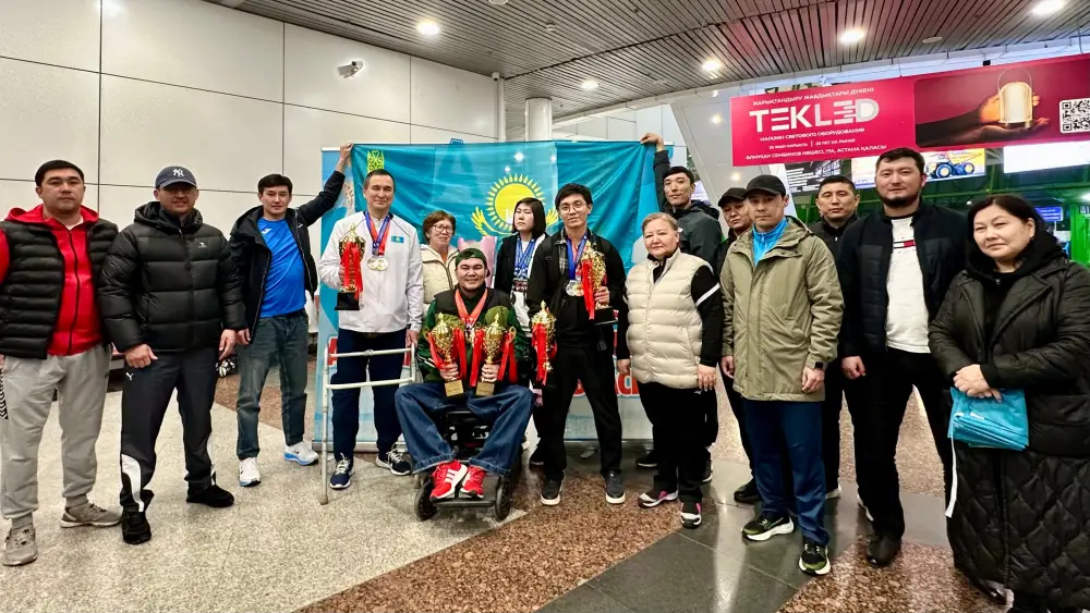 Столичные парашахматисты, ставшие призерами чемпионата Азии, вернулись на родину (3)