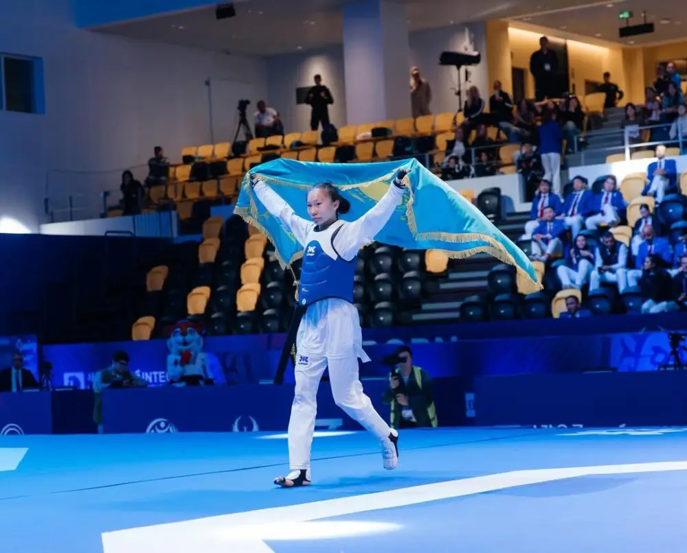 Столичная таеквондистка завоевала историческое золото на чемпионате мира среди юниоров (8)