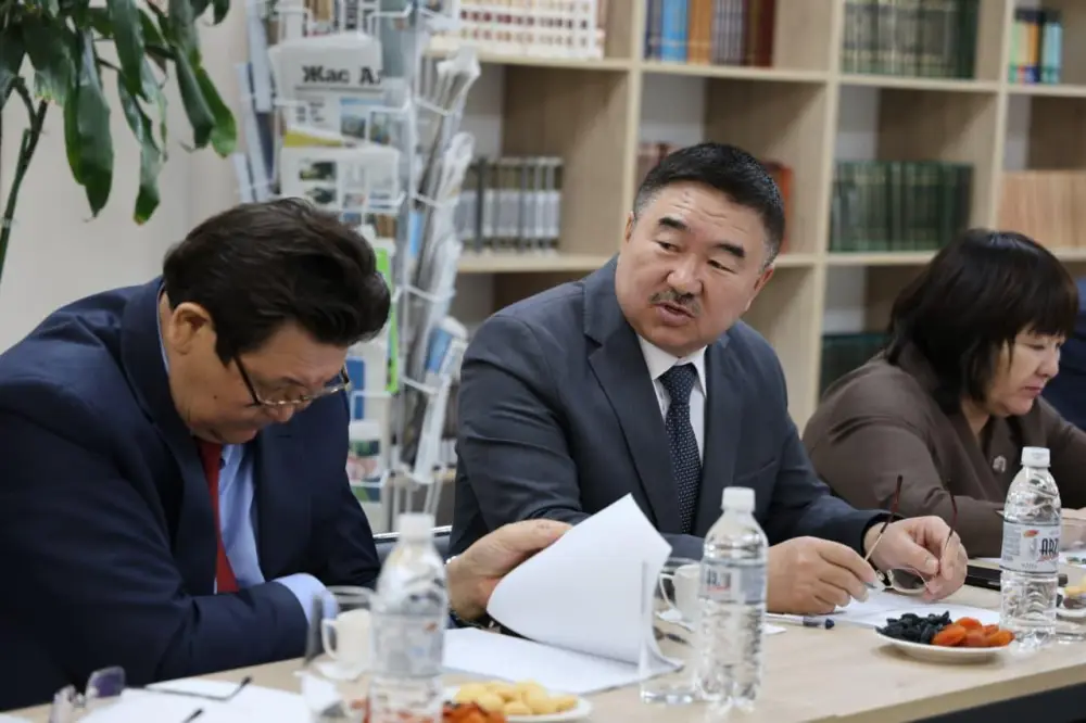 Состоялось заседание рабочей группы по обновлению книжного фонда библиотек столицы (3)