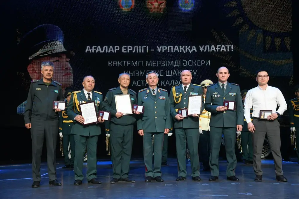 Торжественные проводы очередной группы призывников провели в Астане (9)