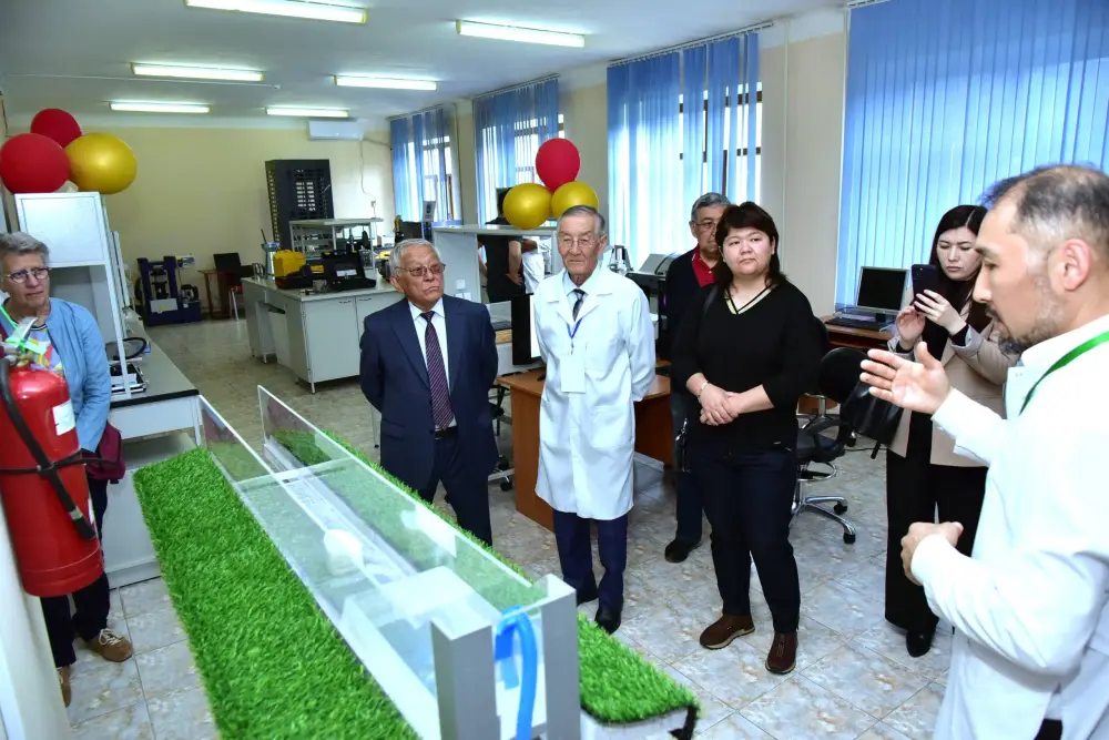 В УНИВЕРСИТЕТЕ ДУЛАТИ ОТКРЫЛИ ДВЕ НАУЧНЫЕ ЛАБОРАТОРИИ (6)