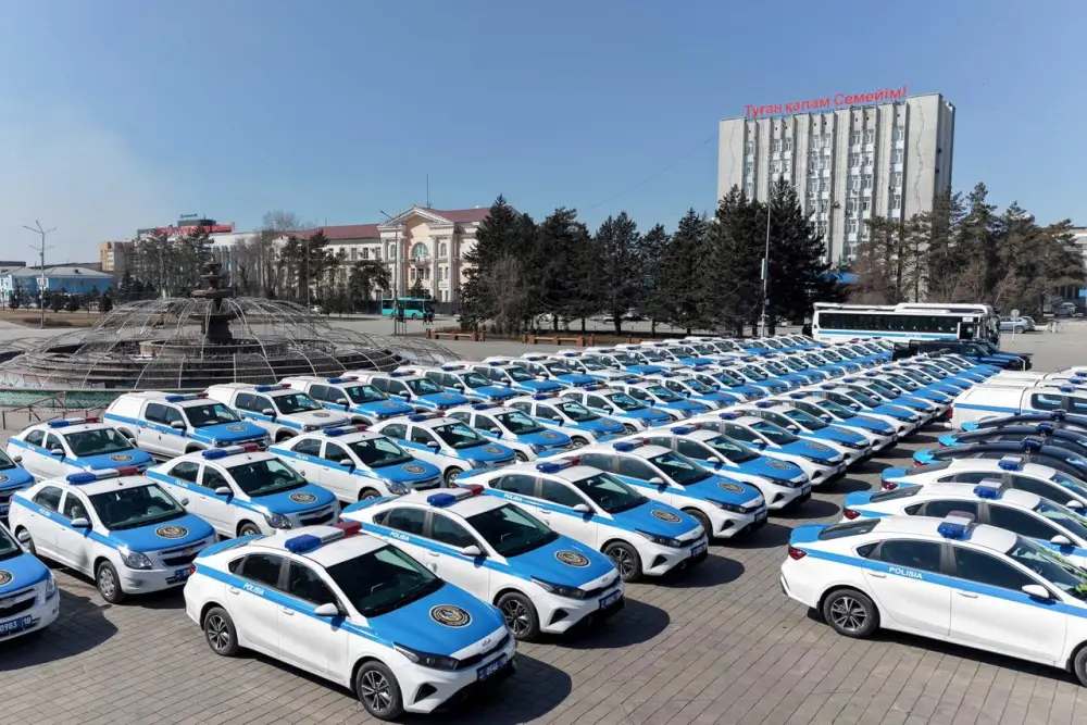 Полицейским области Абай передано 137 служебных автомобилей (6)