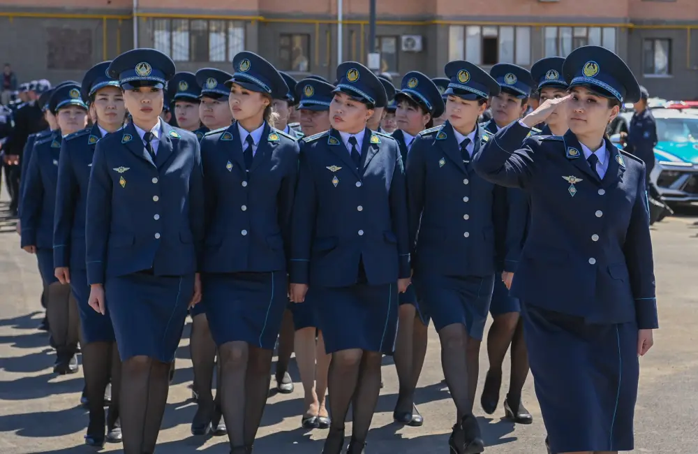 Укрепление общественной безопасности: полиции выдано 100 новых автомобилей (2)