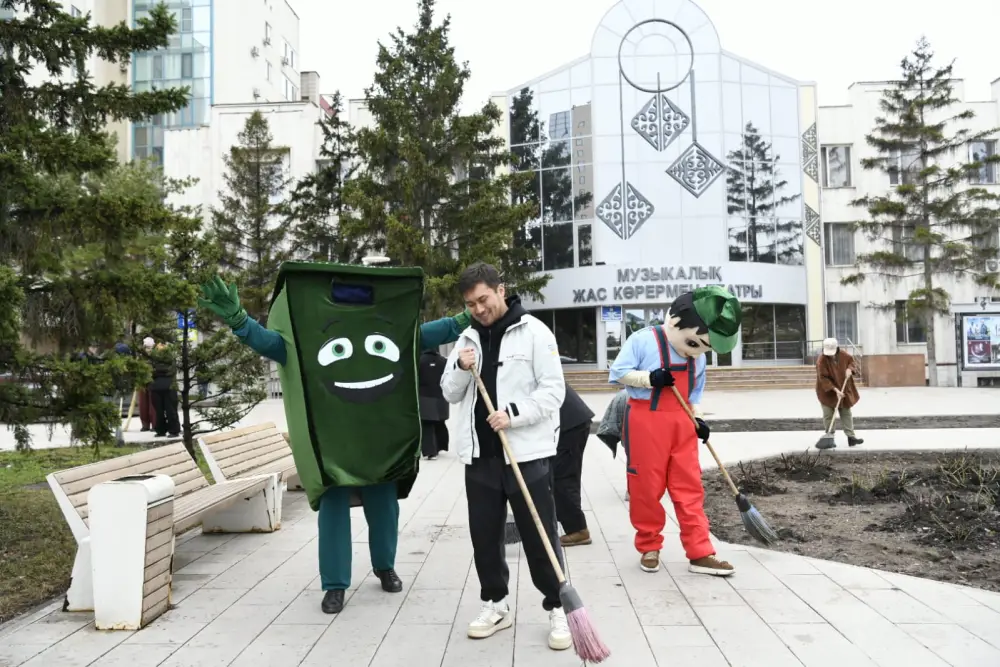 «Таза Қазақстан – наш общий дом»: деятели искусств Астаны провели субботник (6)