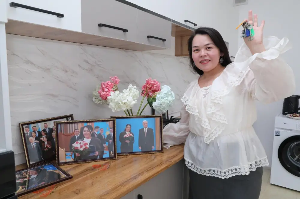 МОЛОДЫЕ УЧЕНЫЕ ЗАСЕЛИЛИСЬ В КВАРТИРЫ, ВРУЧЕННЫЕ ПРЕЗИДЕНТОМ (5)