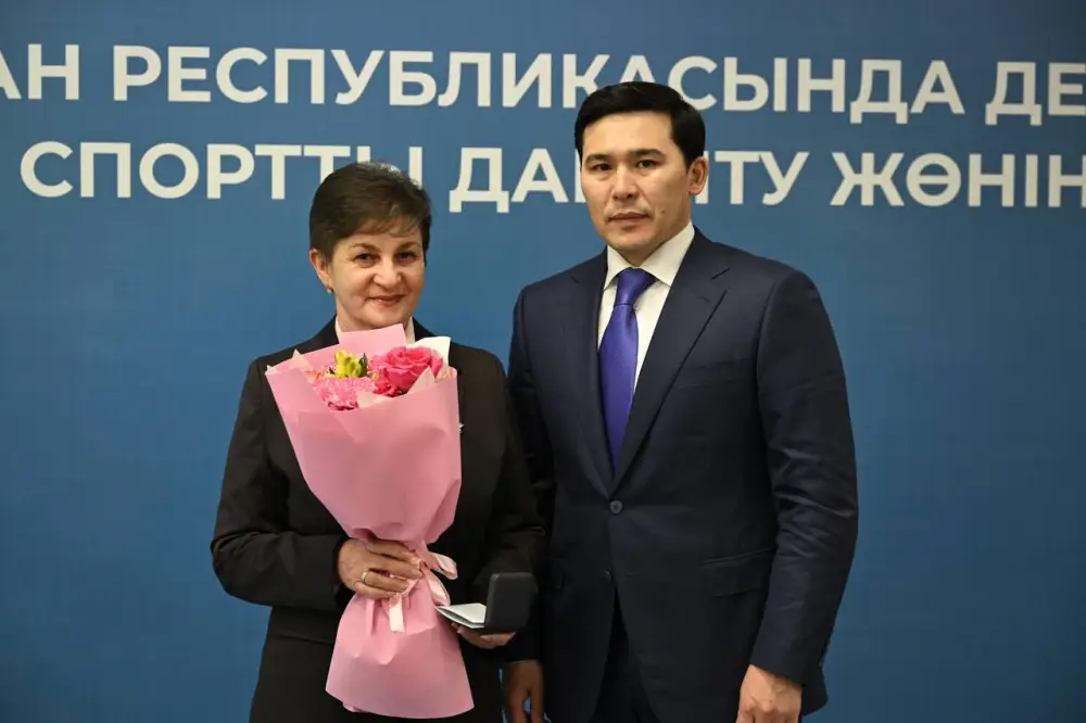 В Казахстане наградили спортсменов, вошедших в ТОП-10 на зимних Олимпийских и Паралимпийских играх (10)