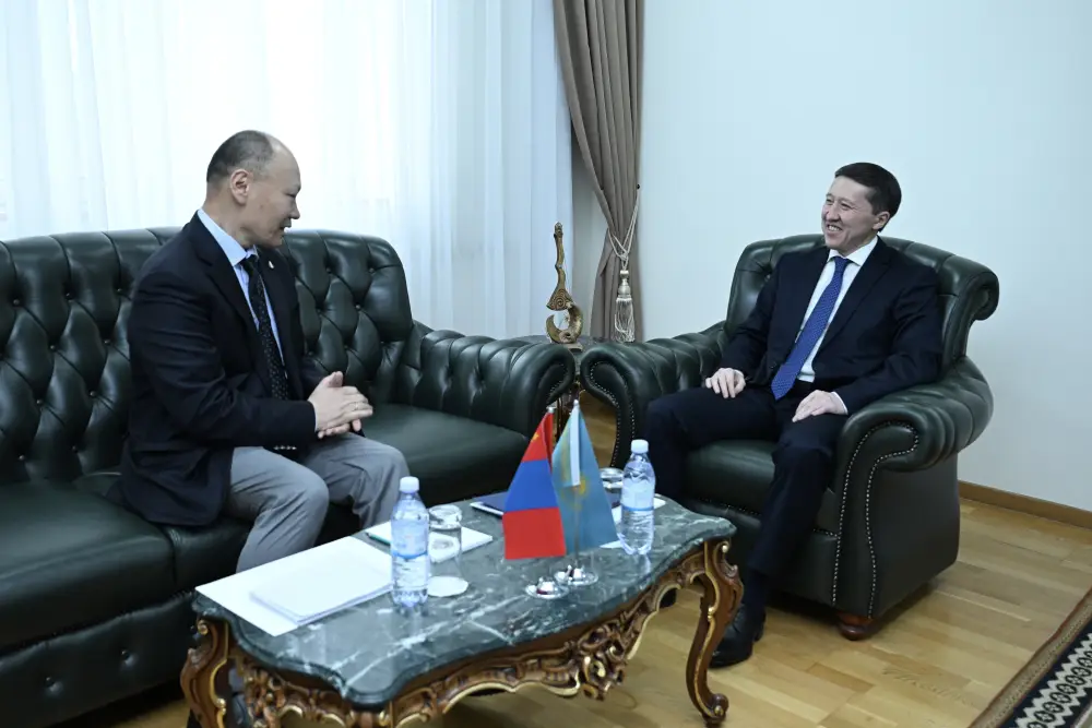 Посол Монголии вручил копии верительных грамот (3)